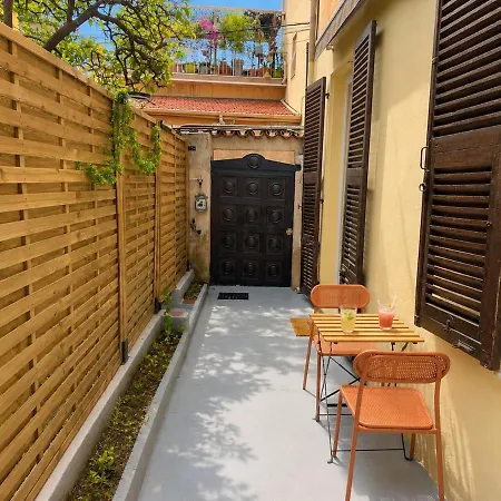 Apartment Private Patio - Heart Of